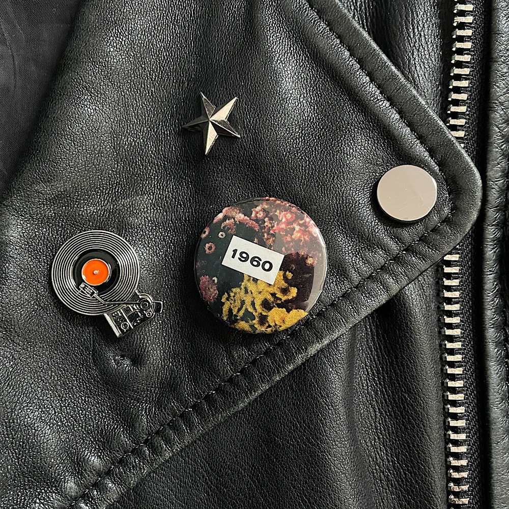 Vintage floral button pin